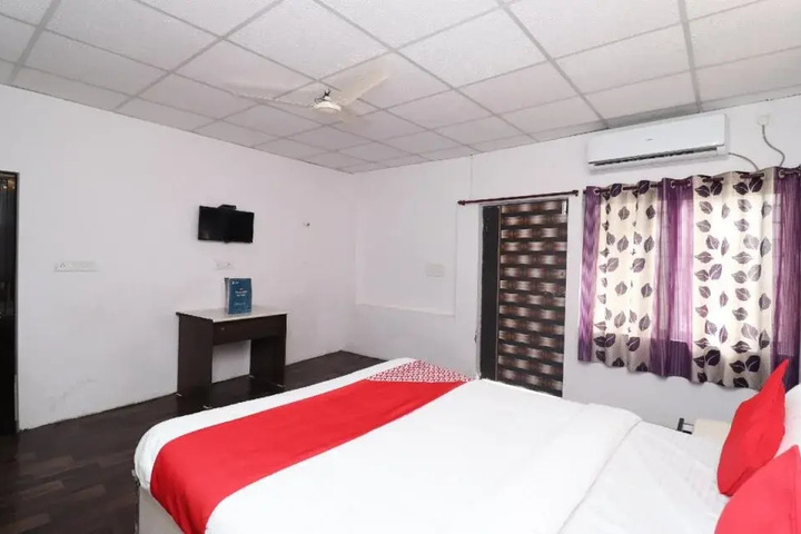 Room 3 of 15