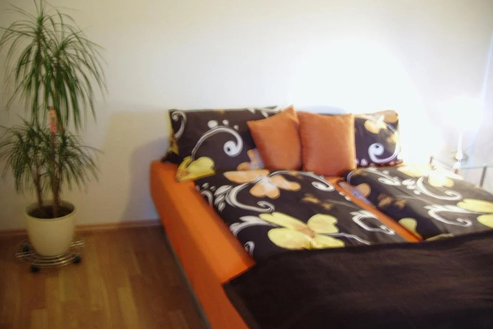 Room 15 of 28