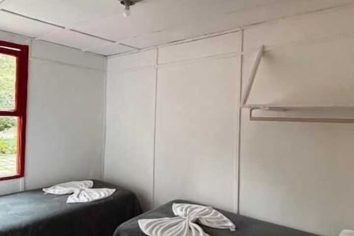 Room 34 of 60