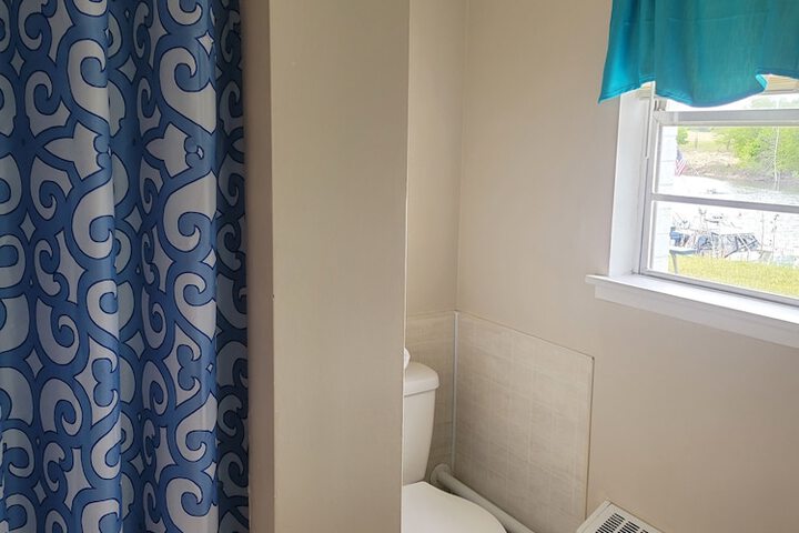 Room 9 of 16