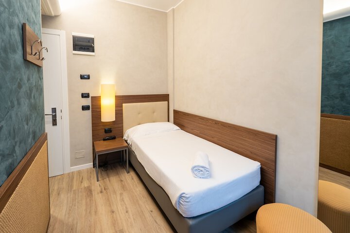 Room 40 of 101