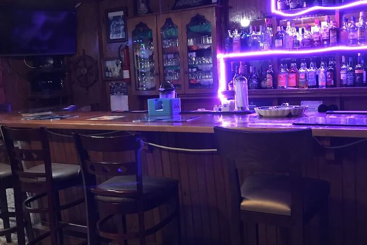 Lounge 109 of 162