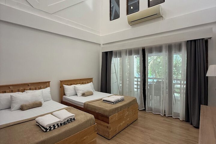 Room 14 of 37