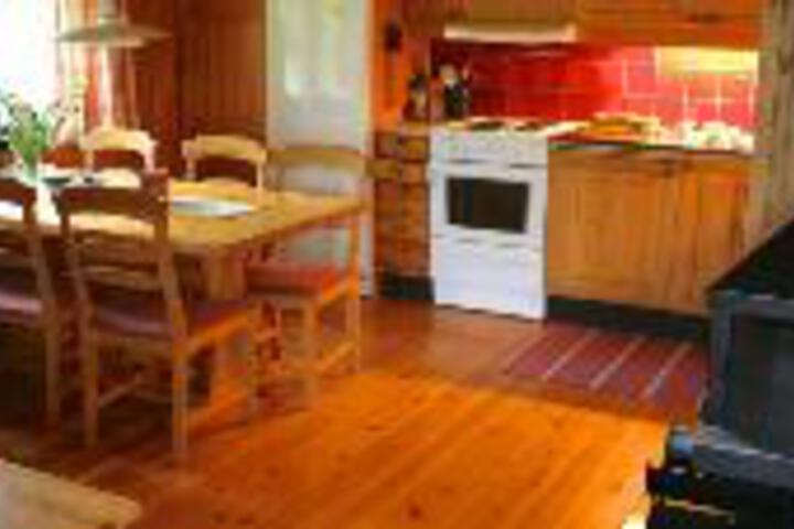 Room 8 of 12