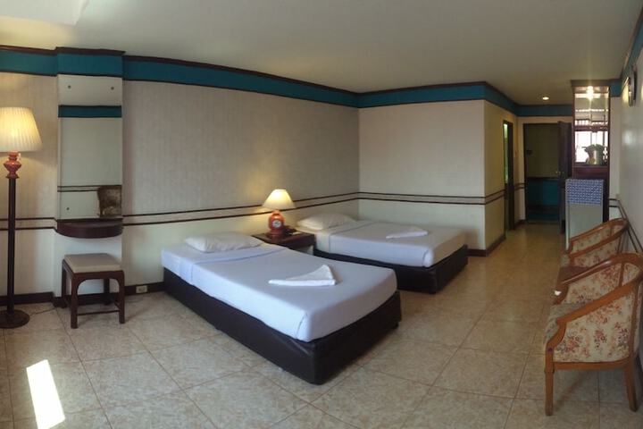 Room 38 of 147