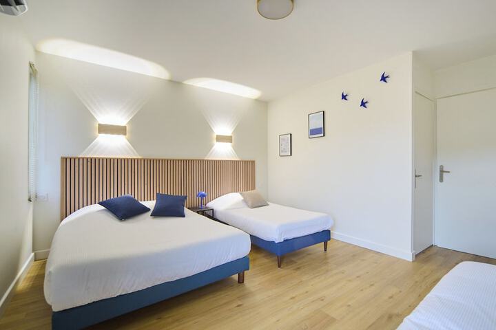 Room 6 of 11