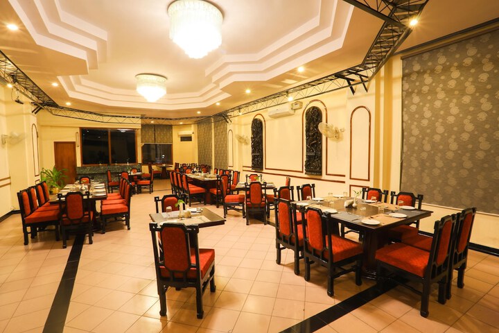 Dining 45 of 60