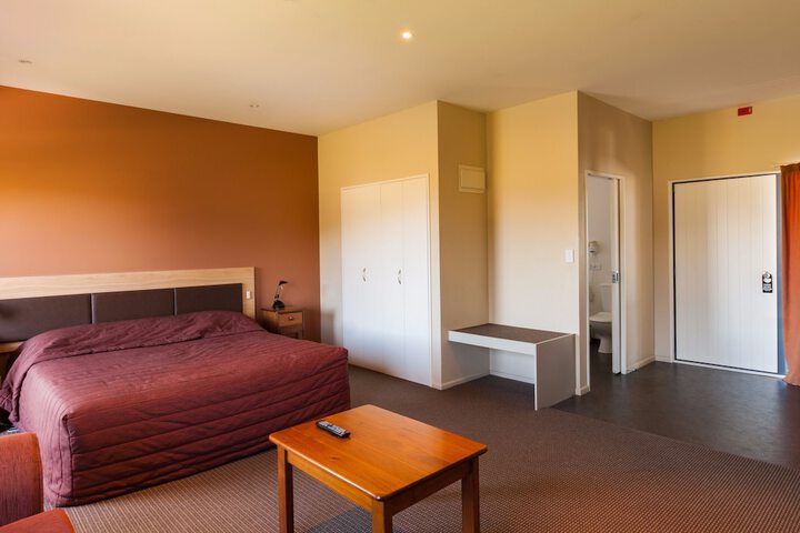 Room 9 of 40