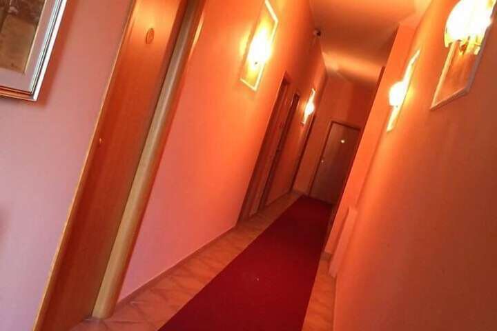 Ballroom/Hall 31 of 33