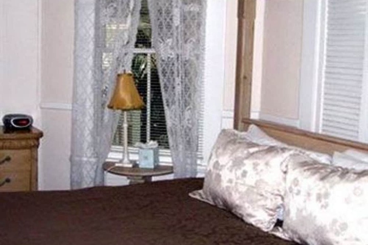 Room 9 of 171