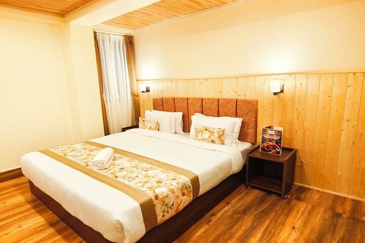 Room 8 of 28