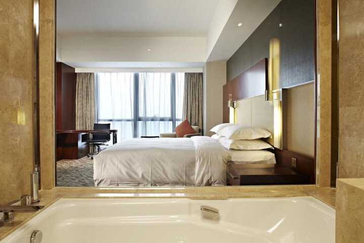 Room 8 of 35