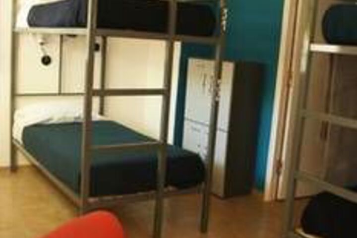 Room 5 of 16