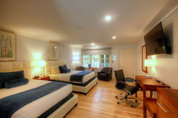 Room 9 of 100