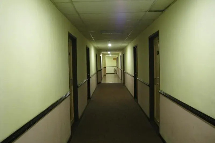 Room 9 of 13