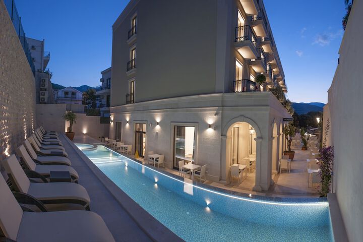 Pool 40 of 69