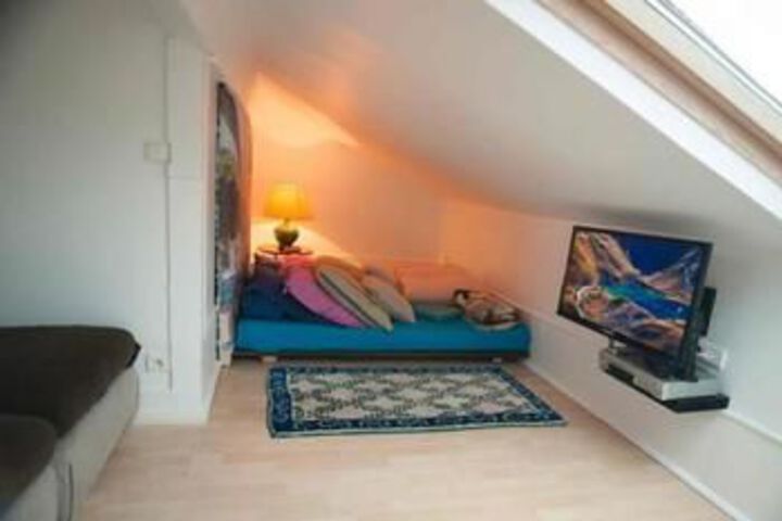 Room 5 of 7