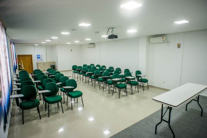 Business Center 36 of 41