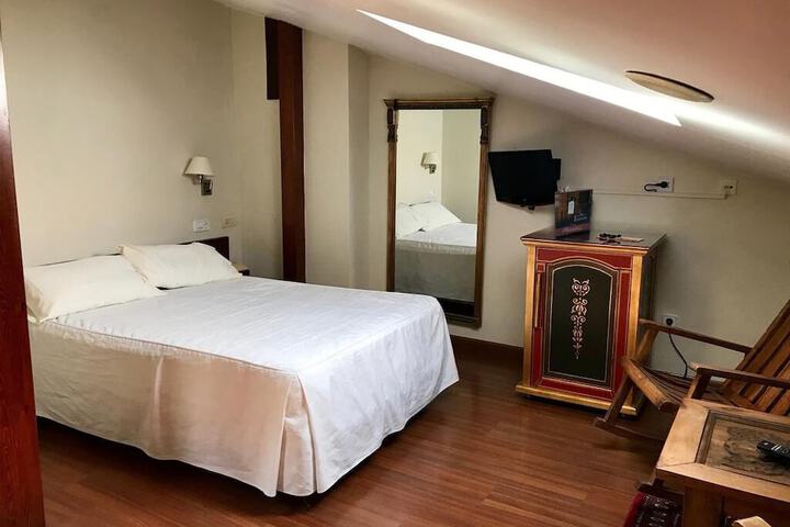 Room 6 of 25