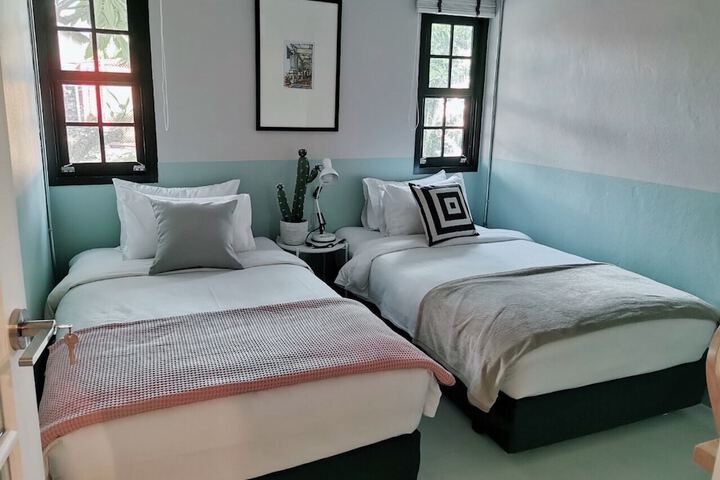 Room 3 of 37