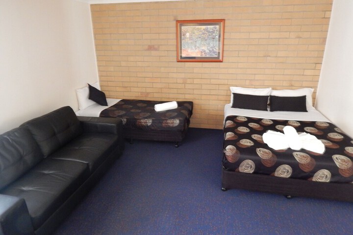 Room 13 of 43