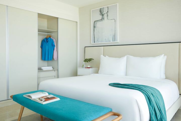 Room 43 of 152