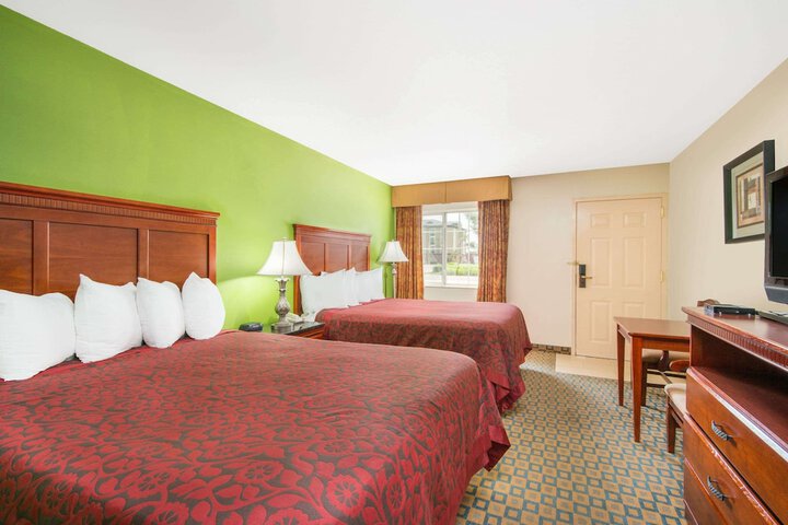 1 King Bed (11 of 11)