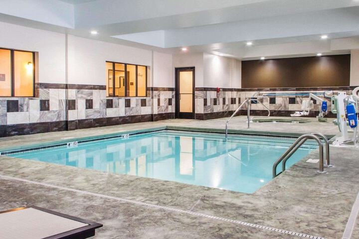 Pools & Facilities