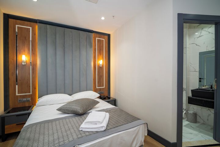 Room 32 of 92