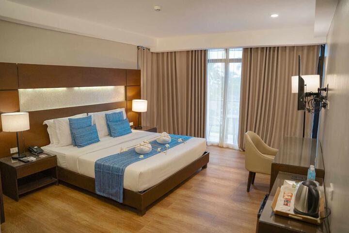 Room 9 of 26