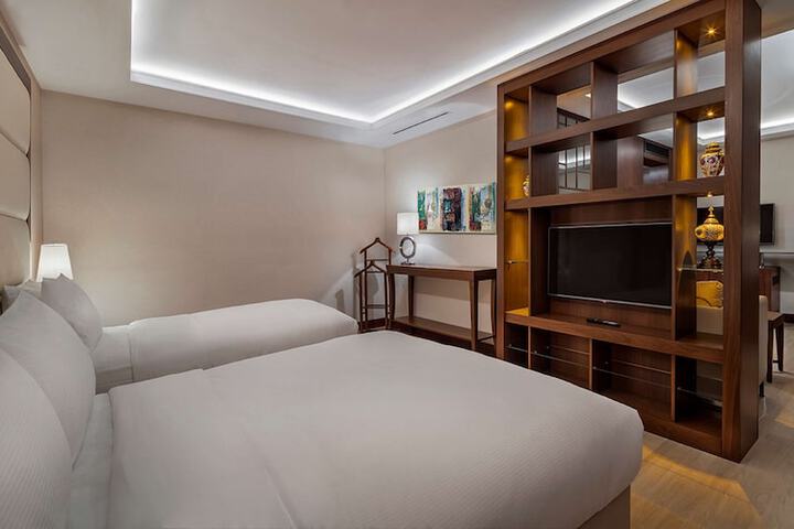 Room 19 of 64