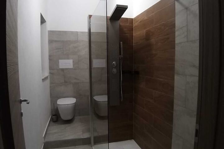 Room 17 of 20