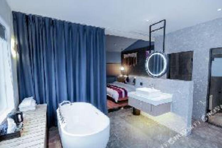 Chengdu Huanglong Impression Hotel