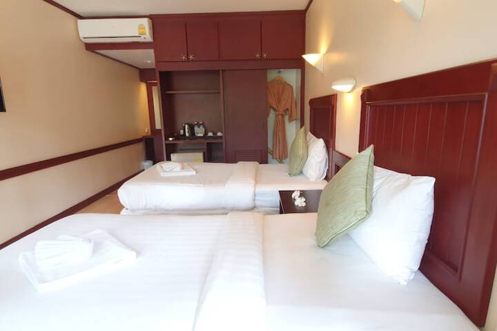 Room 12 of 72