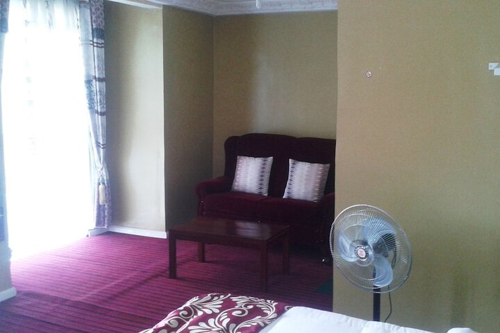Room 13 of 35