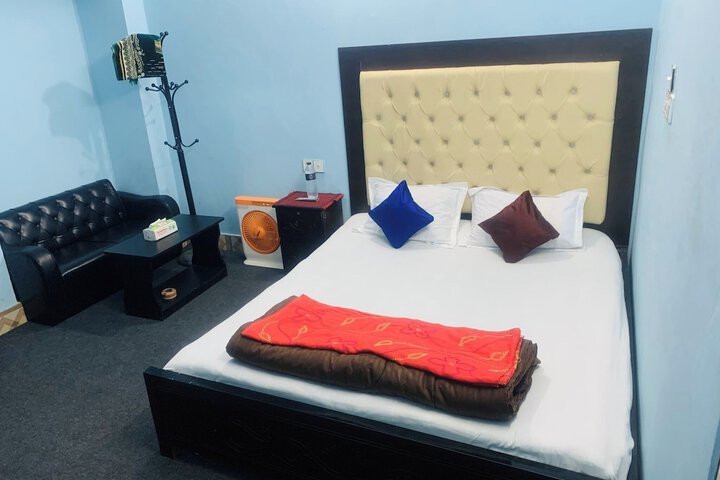 Room 6 of 23