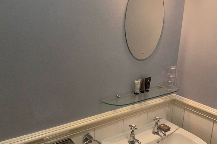 Room 8 of 32