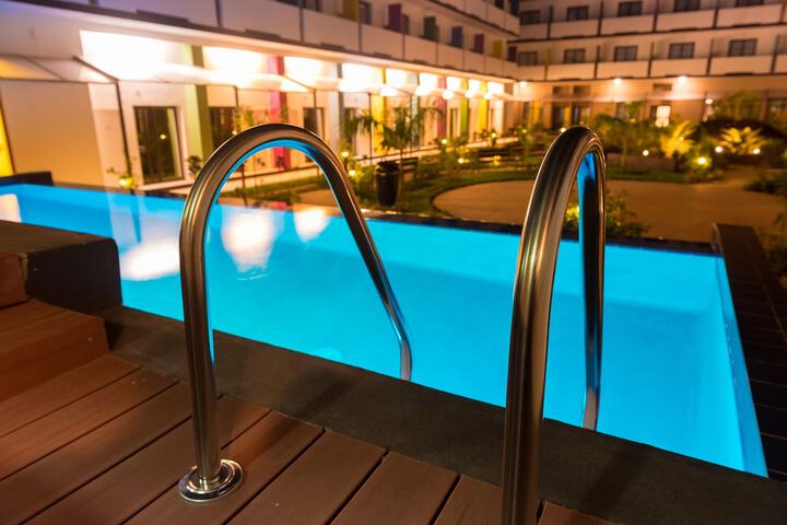 Hotel with Pool