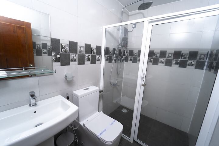 Room 10 of 13