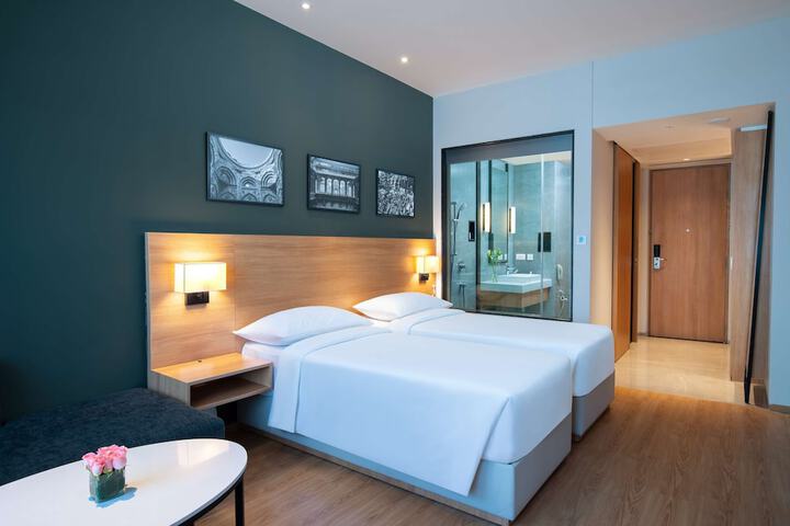 Room 8 of 24