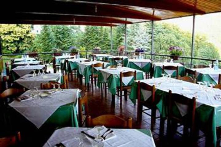 Dining 18 of 26