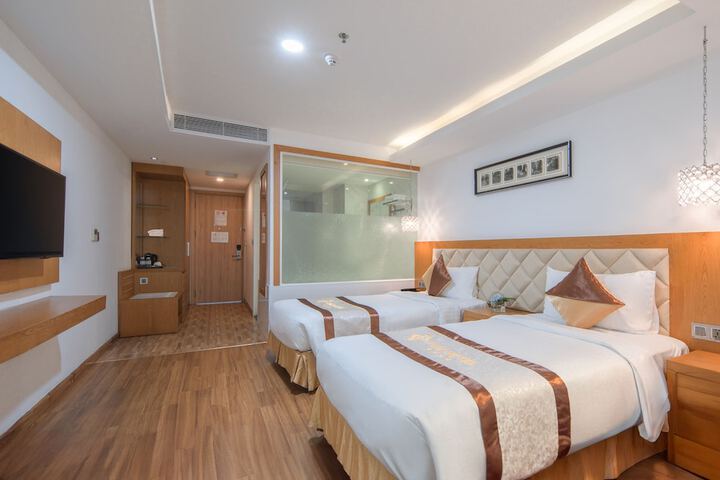 Room 25 of 121