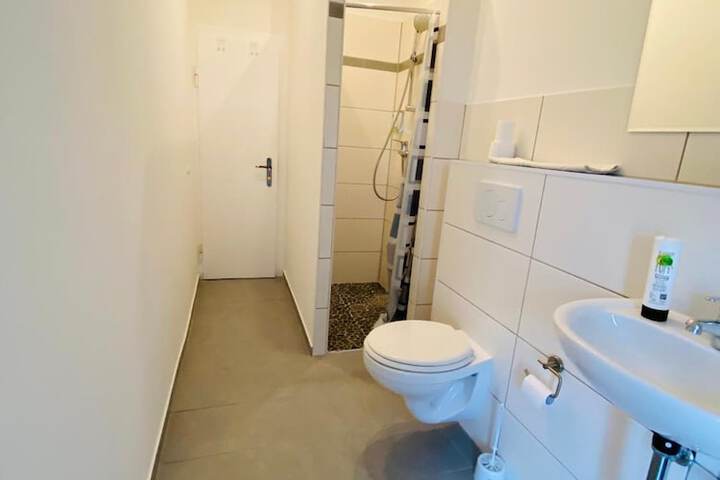 Room 16 of 25