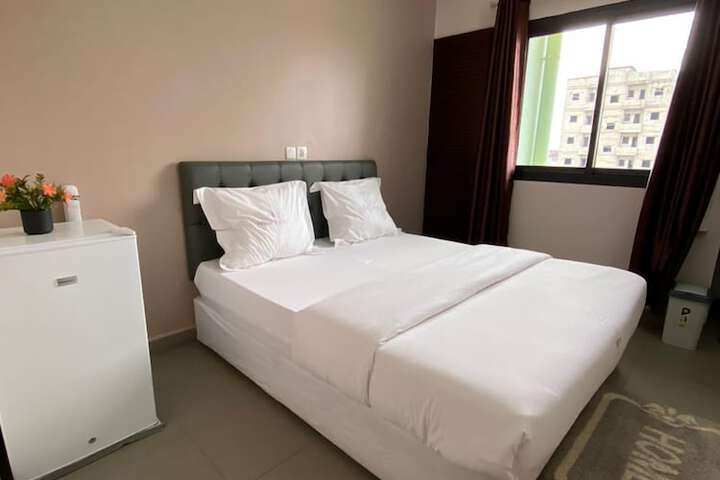 Room 4 of 14