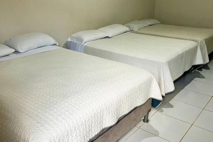 Room 4 of 32