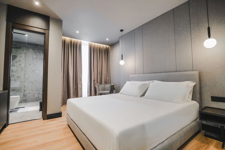 Room 11 of 65
