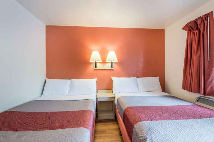 1 Queen Bed (18 of 19)