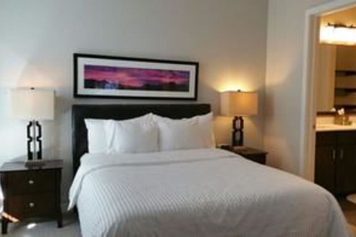 Room 8 of 28
