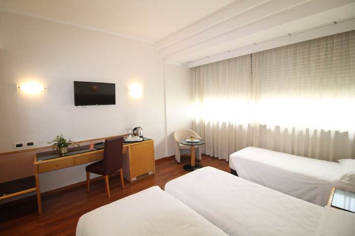 Room 19 of 76