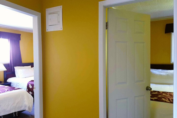 Room 5 of 61